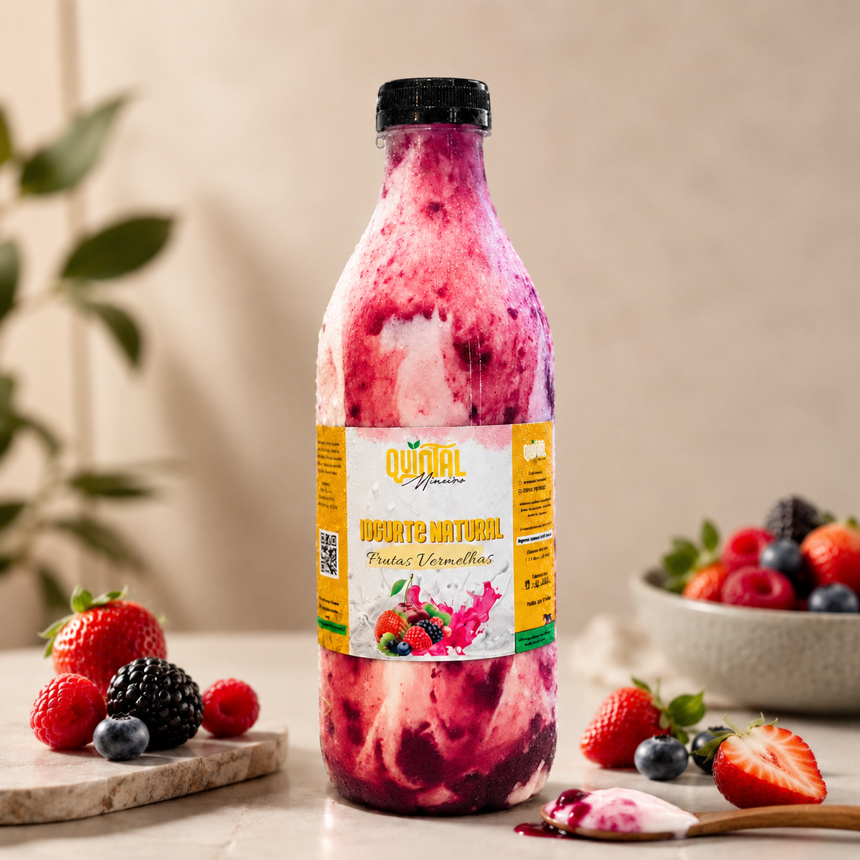 Iogurte artesanal de frutas vermelhas Quintal Mineiro